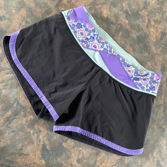 Lululemon Groovy Run Short - Picture 4 of 6